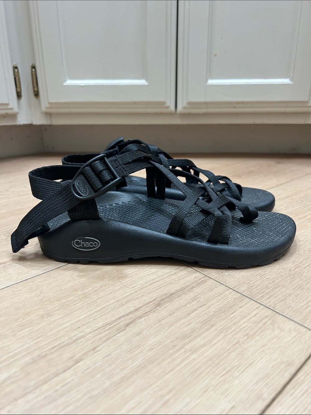 Women’s Chaco Sandals Size 8